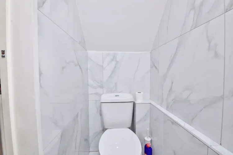Modern 2 Bed House - Sleeps 4