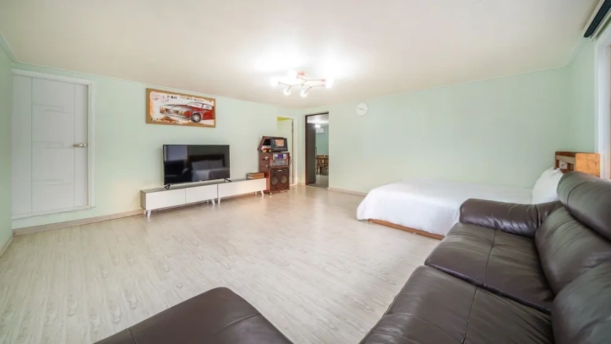 2 Bedrooms Cottage