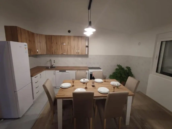 3 Bedrooms Apartment