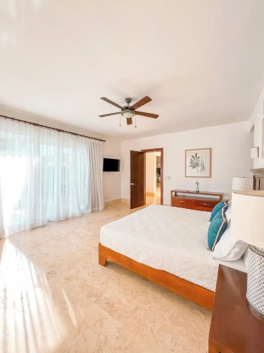 3 Bedrooms Executive Suite with balcony