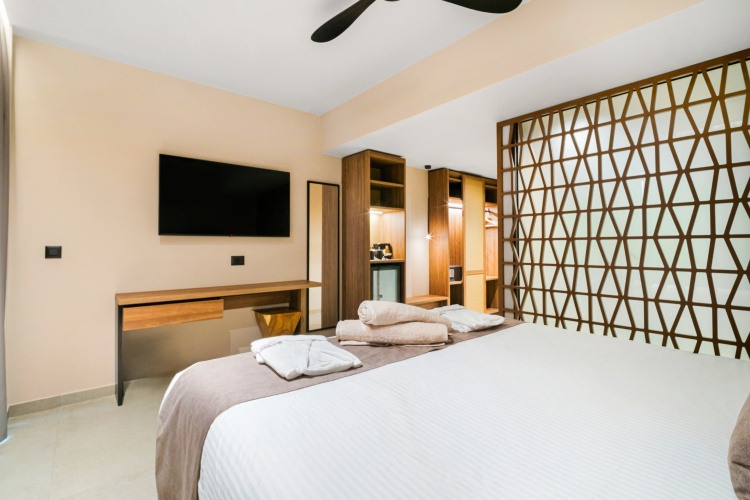 Harmony E Rock Hotel