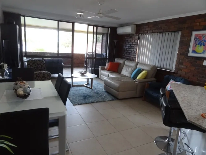 2 Bedrooms Classic Apartment
