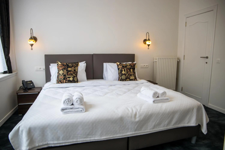 Guzy hotel