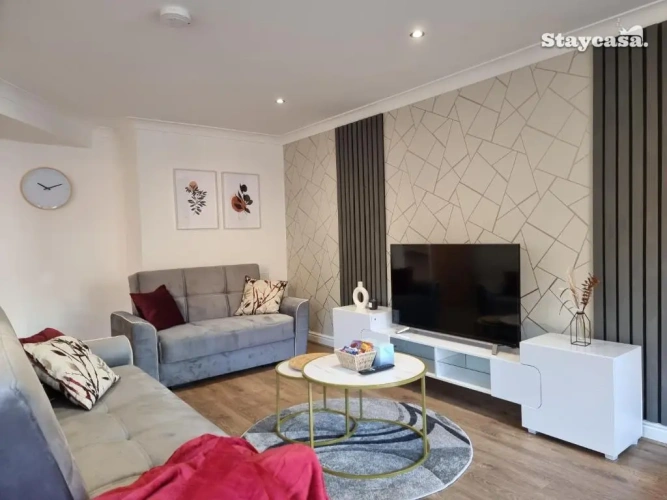 2 Bedrooms Apartment