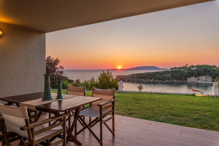 Villa Idyle-Luxury Beachfront Property