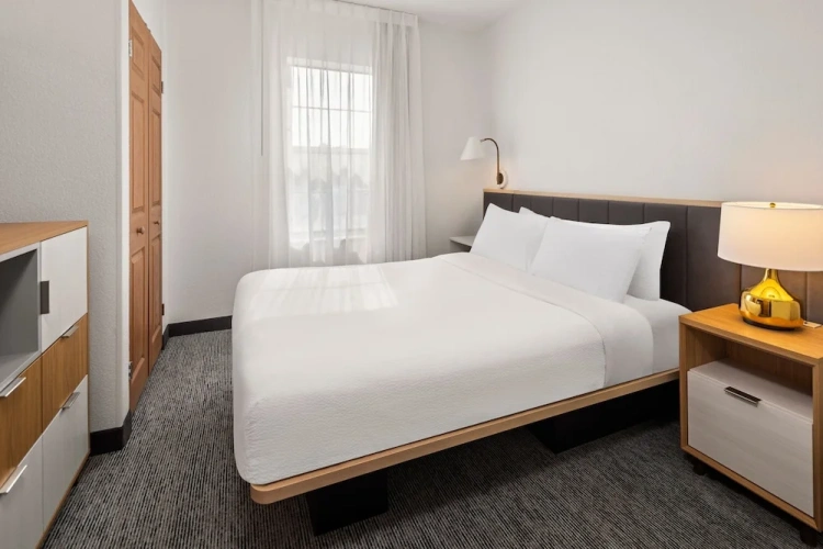 1 Bedroom Suite