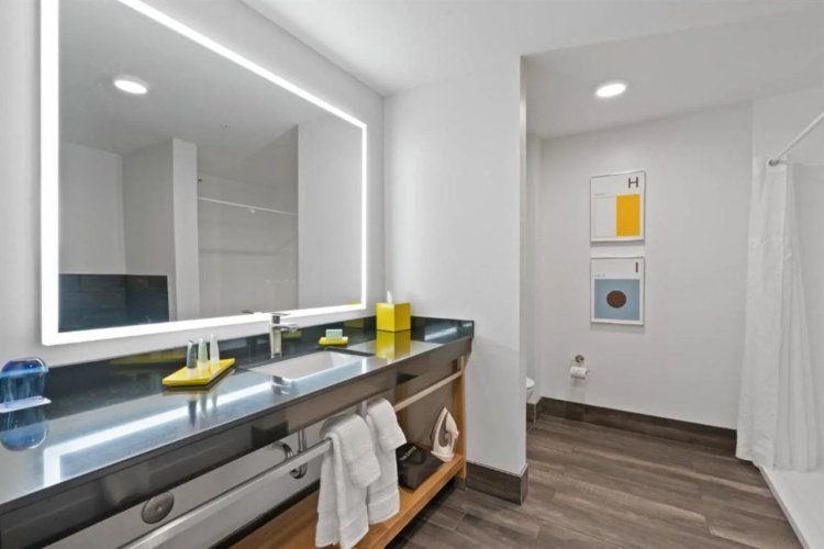 Hotel Indigo Everett - Waterfront Place by IHG