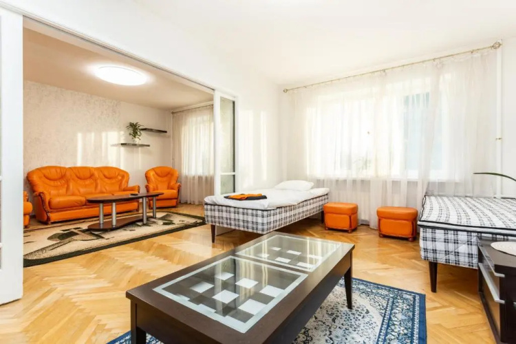 3 room central apartmend 90m2 free parking