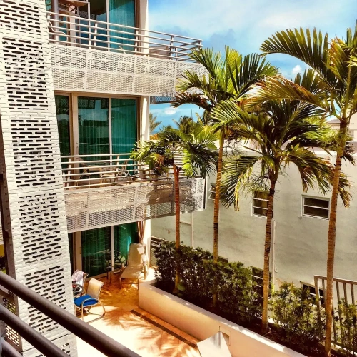 1 Bedroom Luxury Suite with pool view