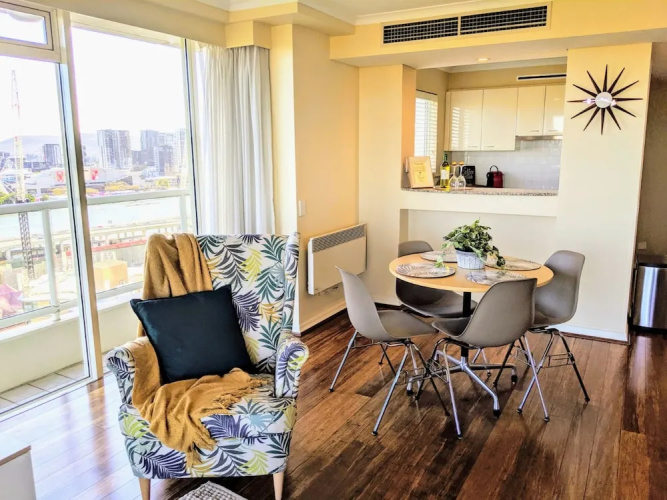 CBD Luxury Oasis, Botanical Gardens & River Views