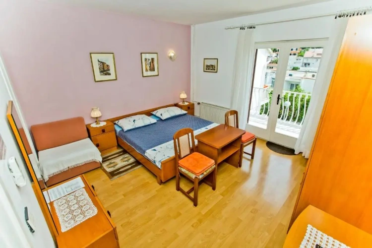 2 Bedrooms Apartment