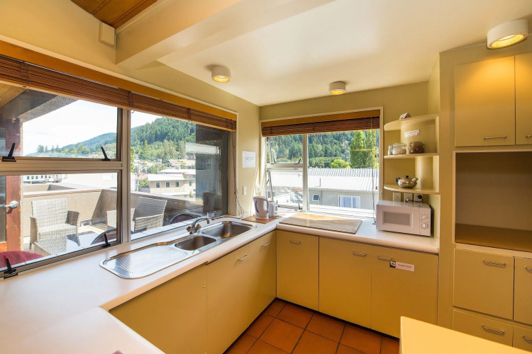 Sir Cedrics Tahuna Pod HostelOver view