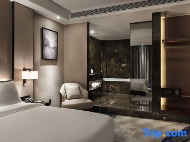 Luxury Suite