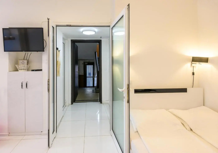 Zero-Waste Studio Apartment in Central Sofia