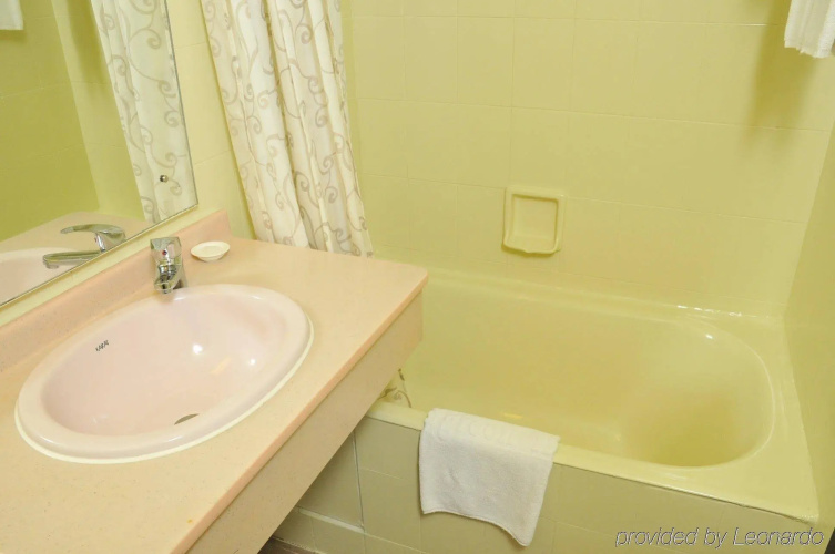 Evergreen Hotel