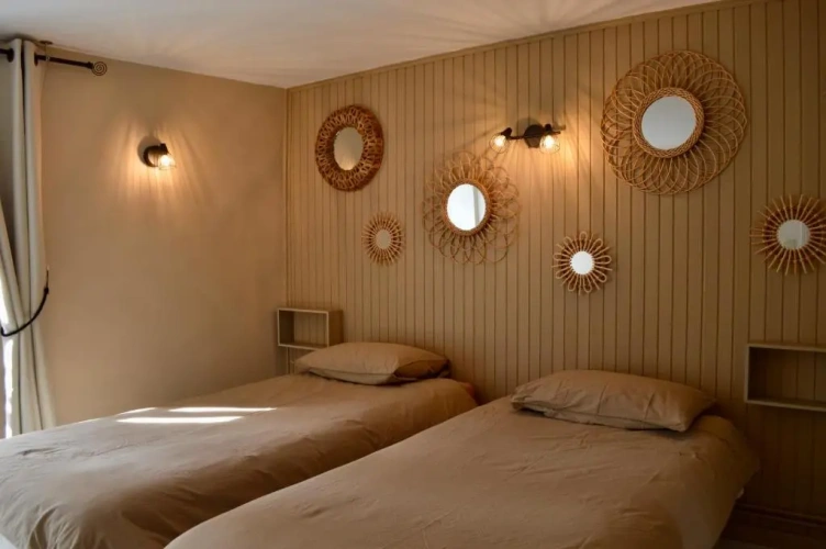 2 Bedrooms Cottage