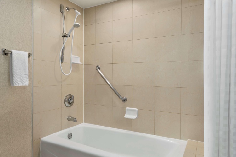Embassy Suites by Hilton Phoenix Tempe photo 10