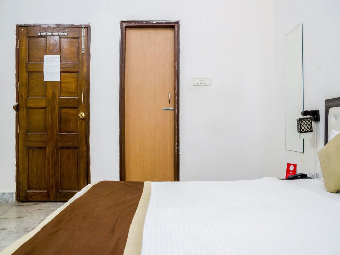Oyo 6774 Apartment The White Feathers