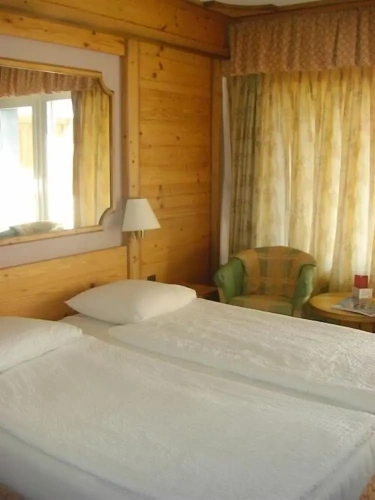 Standard Triple room with mountain view