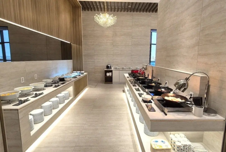 Wave M Hotel East