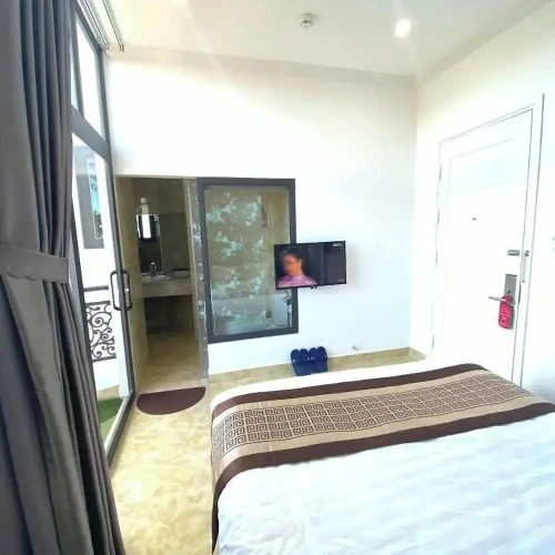 Deluxe Double room with balcony and with land view