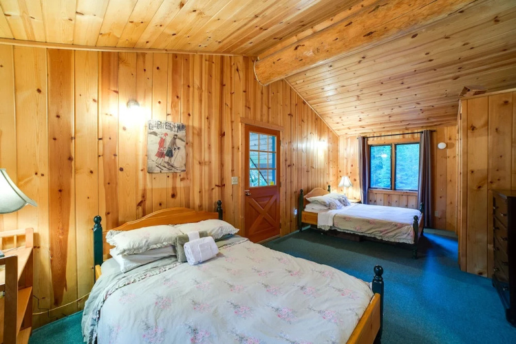 10SL - Real Log Cabin - WiFi - SLEEPS-8