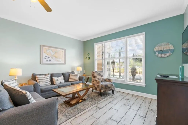 2 Bedrooms Apartment