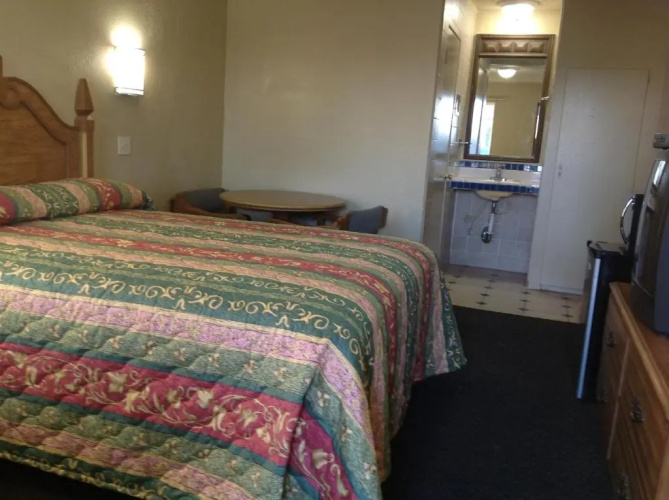 Apple Valley Motel