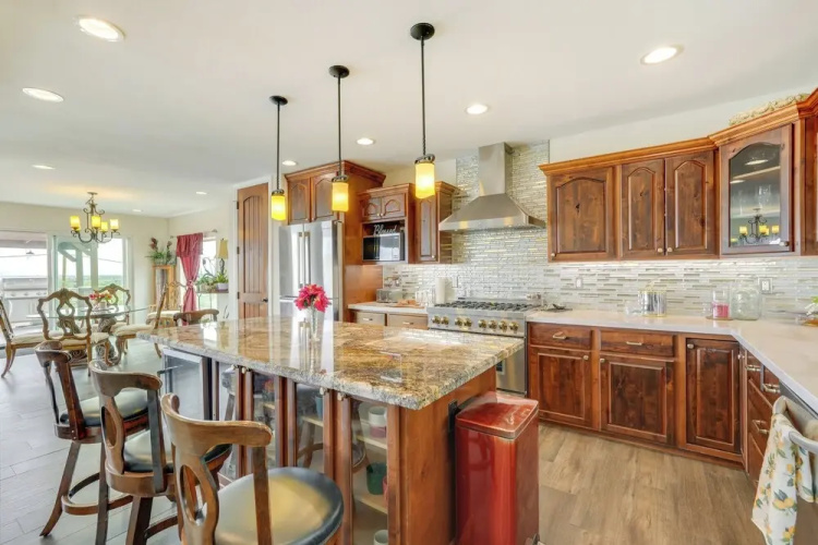 Spacious Arizona Escape - Pool, Hot Tub & Fire Pit