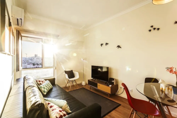 2 Bedrooms Apartment