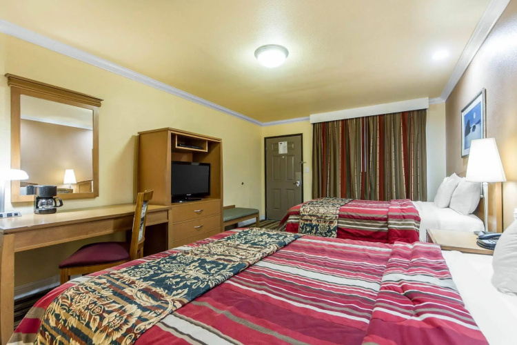 Inn By the Coliseum