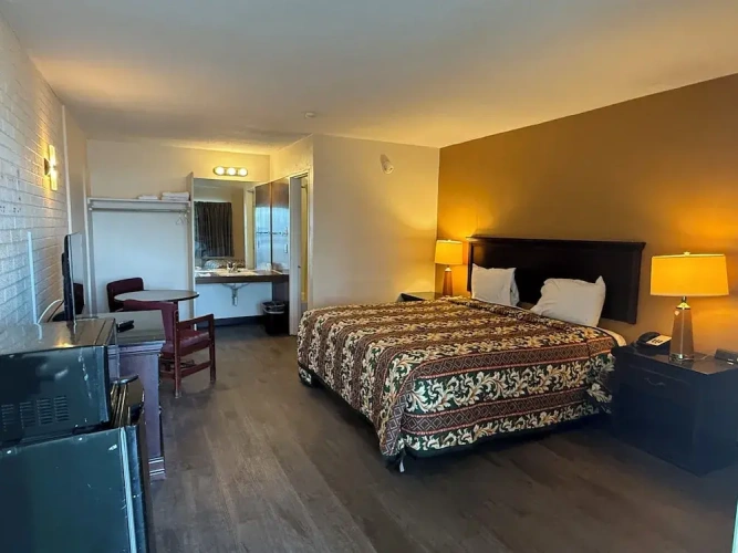 Standard Double room with city view