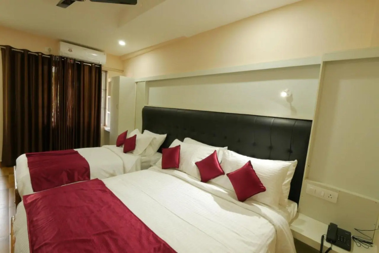 Hotel Wayanad Square