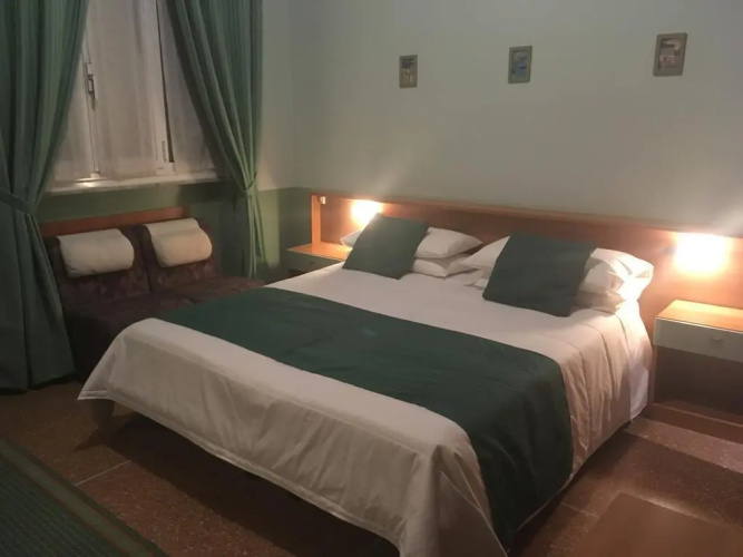 Hotel Glory
