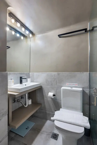 Elvis 2-Bedroom Apartment in Athens