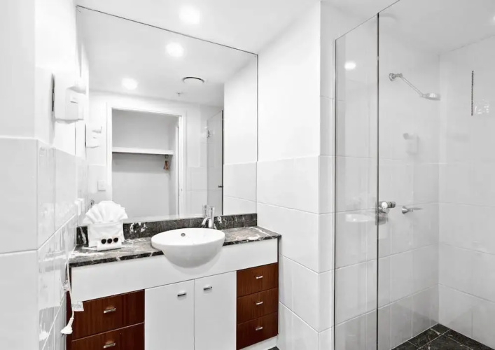 Level 45 Luxury Sub-Penthouse in Surfers