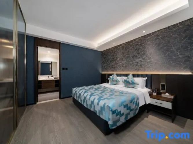 Deluxe Single Suite