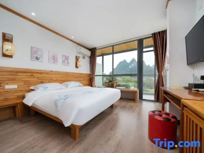 Standard Double room with balcony and with mountain view