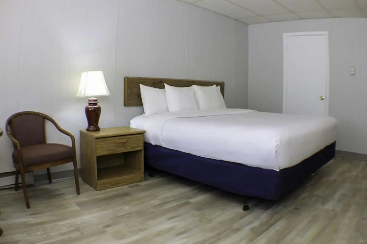 Cedar Motor Inn