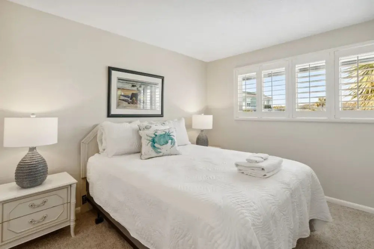 Steps to The Beach - 3BR Ocean View