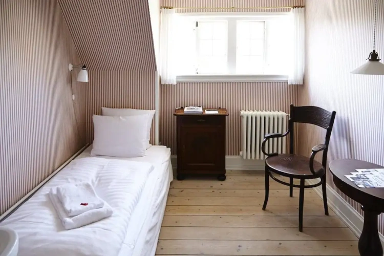 Classic Single room
