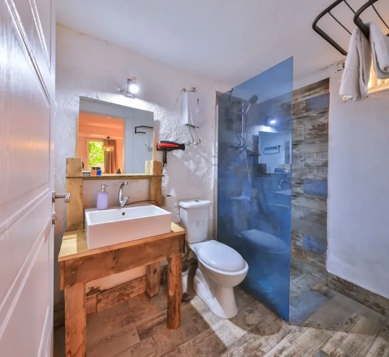1 Bedroom Standard Double room with balcony