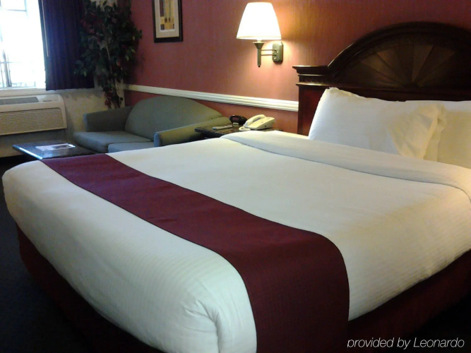 Dynasty Suites Hotel Riverside