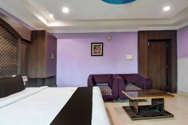 Deluxe Double room with city view