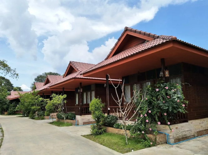 Ruean Ploysrirung Boutique Resort