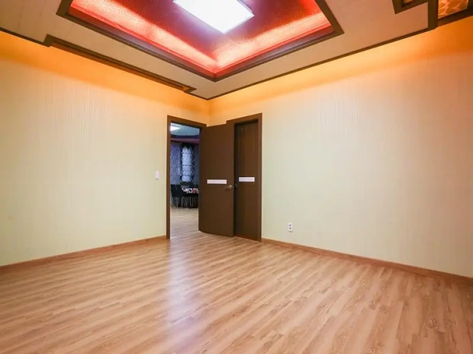 Grand room