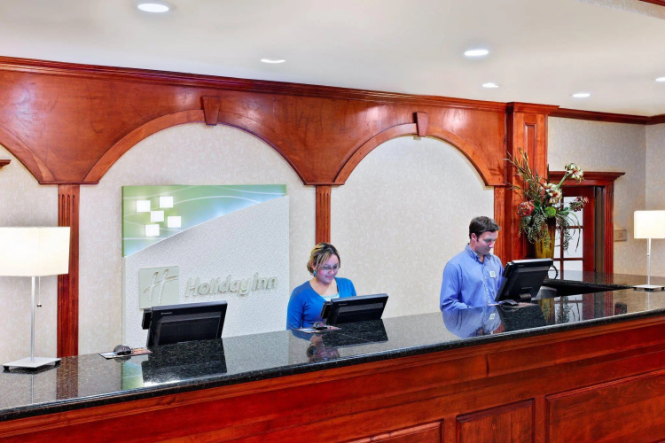 Holiday Inn Express Dallas Market Center photo 37