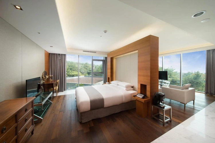 2 Bedrooms Double Suite