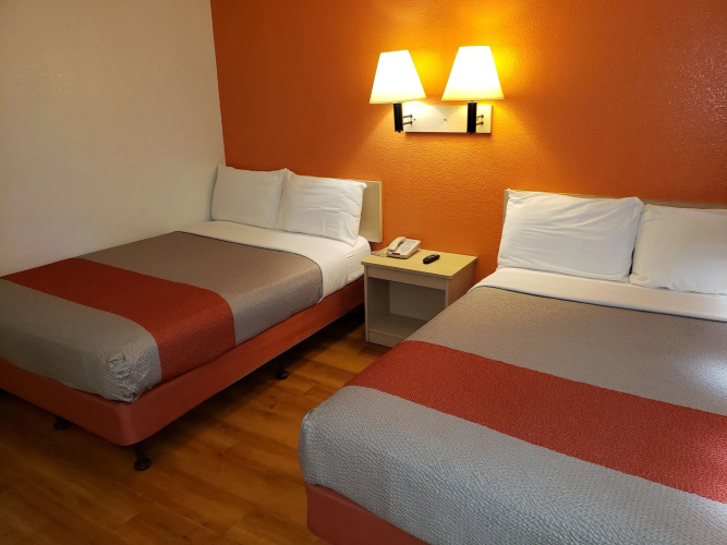 Vagabond Inn Sylmar photo 6
