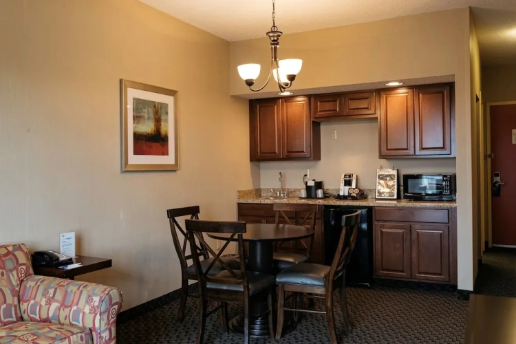 1 Bedroom Suite